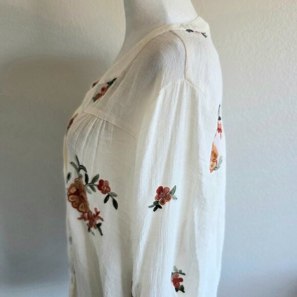 Fig and Flower Blouse Top Plus Size 2X 1X Floral Embroidered Semi Sheer Crinkle - Picture 5 of 8